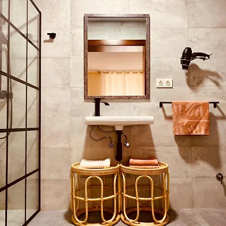 Tatil Evi La Bodega De La Valduerna 2 *